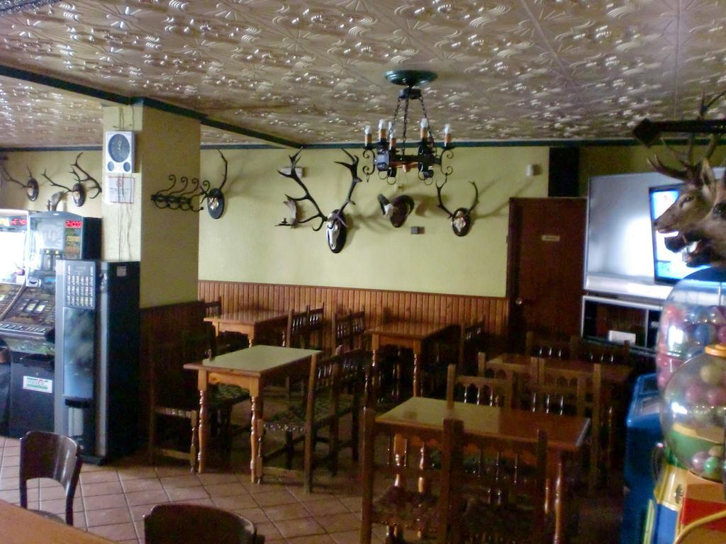 ホテル Hostal Las Tres Jotas Alcaracejos エクステリア 写真